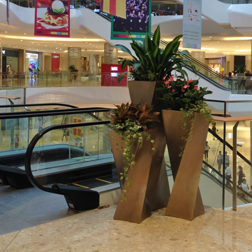 扭曲形玻璃钢室内花盆 扭曲形玻璃钢室内花盆