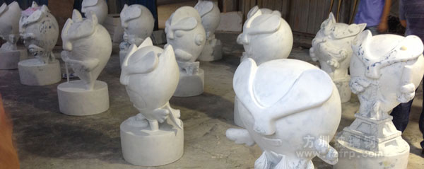 玻璃钢创意公仔雕塑美陈购物中心