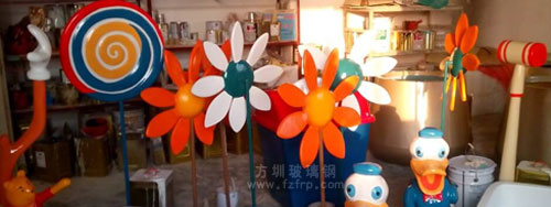 深圳景区玻璃钢卡通主题雕塑为您专业定制 深圳景区玻璃钢卡通主题雕塑为您专业定制