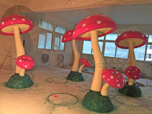玻璃钢蘑菇雕塑造型精美河南地产定制