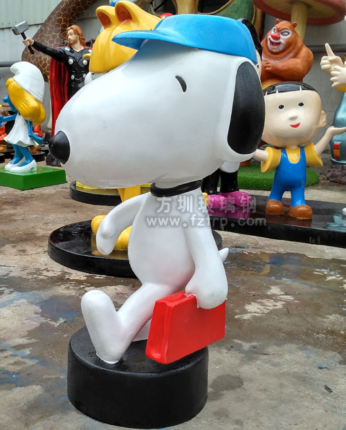 卡通小狗玻璃钢圆雕