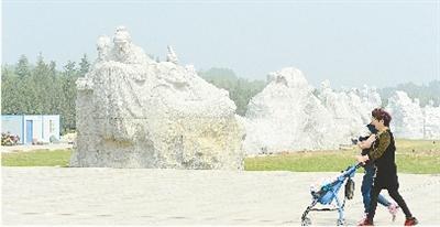 中华大规模历史名人雕塑群