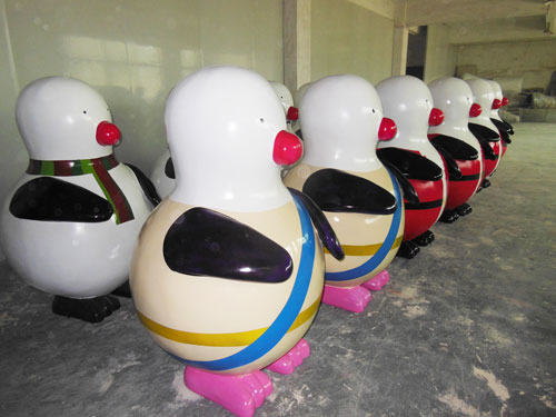 玻璃钢卡通企鹅雕塑