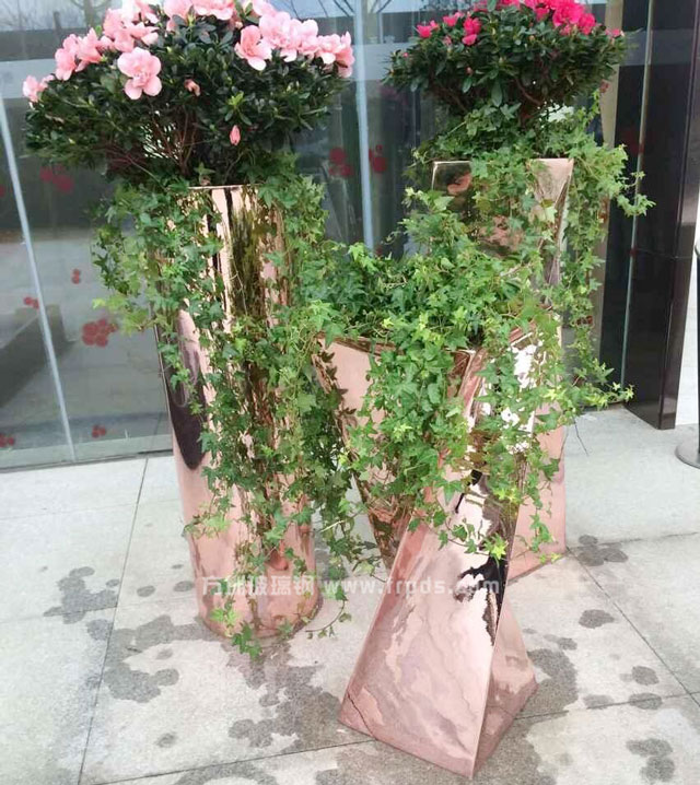 玻璃钢香槟金花盆