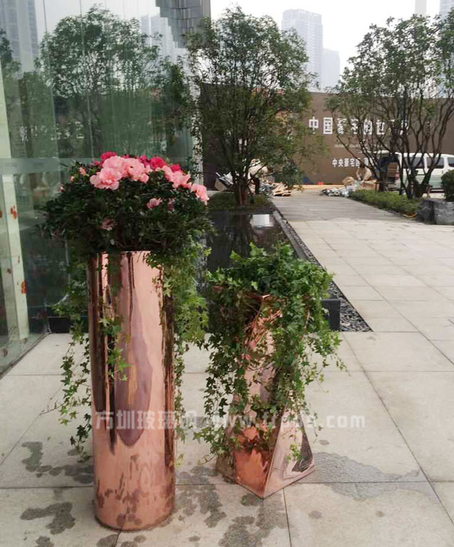 玻璃钢香槟金花盆