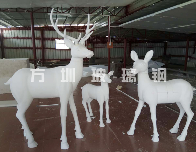 玻璃钢仿真鹿雕塑 玻璃钢仿真鹿雕塑