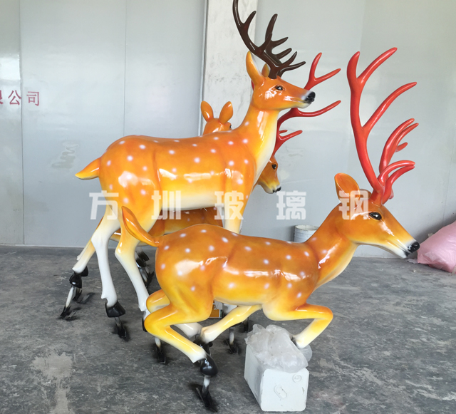 玻璃钢仿真鹿雕塑