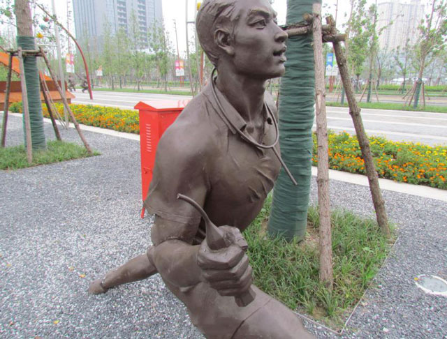 损坏的体育雕塑 损坏的体育雕塑