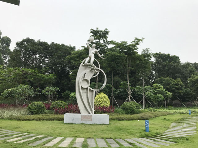 冠军广场主题雕塑传播体育精神