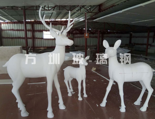 玻璃钢仿真鹿雕塑