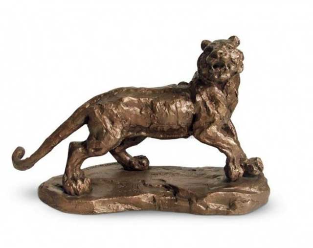 如何做出仿铜雕塑？玻璃钢仿铜雕塑工艺流程