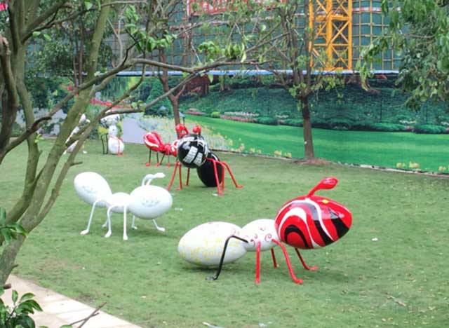 玻璃钢卡通蚂蚁雕塑 玻璃钢卡通蚂蚁雕塑