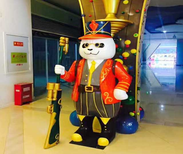 玻璃钢创意熊猫雕塑 玻璃钢创意熊猫雕塑