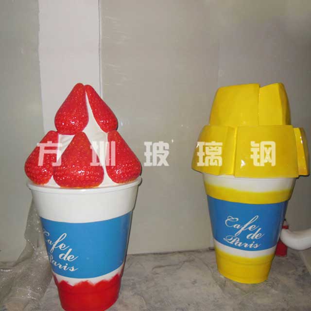 珠海甜品店定制的玻璃钢甜品杯雕塑别有新意