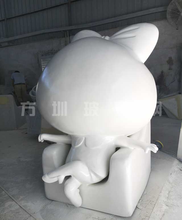 方圳玻璃钢小天雕塑装饰深圳商场