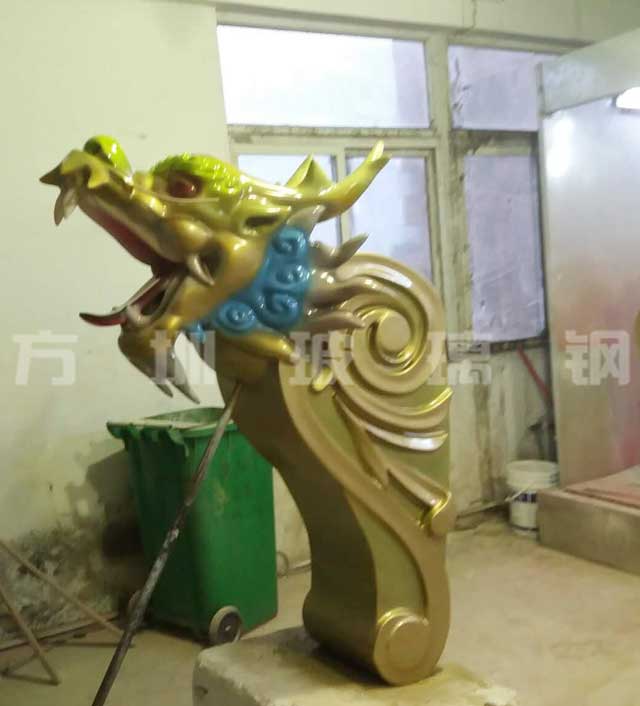 方圳玻璃钢龙虎头雕塑现身江西风景区