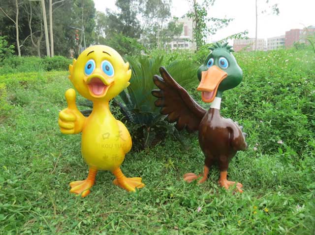 玻璃钢卡通鸭子雕塑 玻璃钢卡通鸭子雕塑