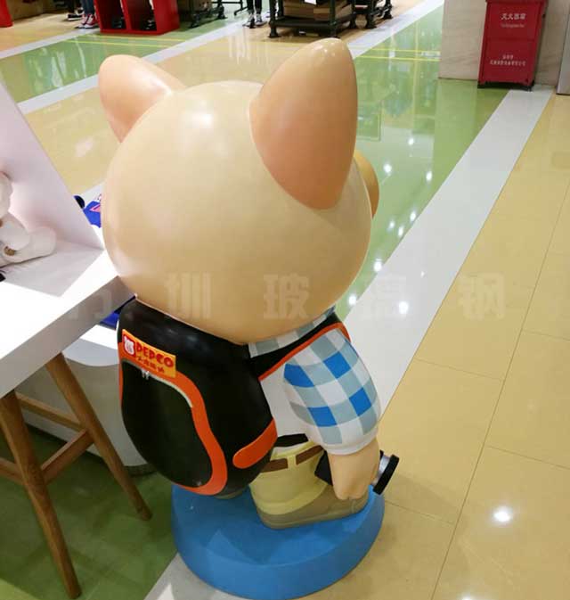 玻璃钢卡通雕塑小猪 玻璃钢卡通雕塑小猪