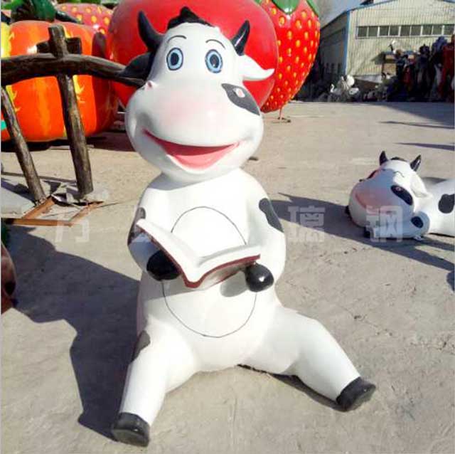玻璃钢卡通奶牛雕塑 玻璃钢卡通奶牛雕塑