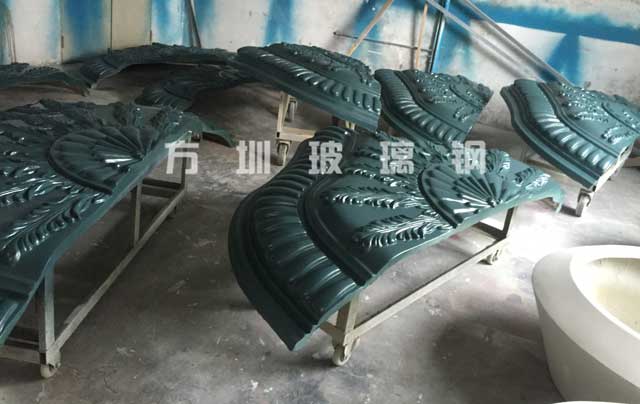 方圳为河南方特酒店打造精美的玻璃钢浮雕墙