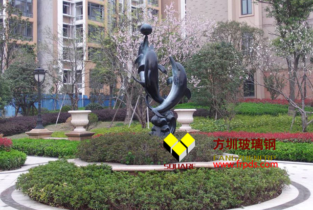 小区园林玻璃钢海豚雕塑