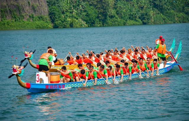 玻璃钢龙舟日渐走俏，木制龙舟还有市场吗？