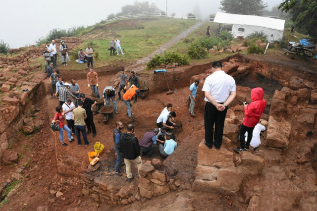 土耳其发现2100年前的雕塑 保存较完好