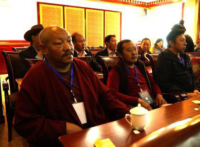 西藏对雕塑非遗传承人进行培训 提升美学素养