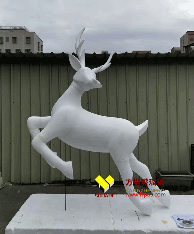 玻璃钢雕塑厂家总结：玻璃钢雕塑制作工艺及其为什么受欢迎