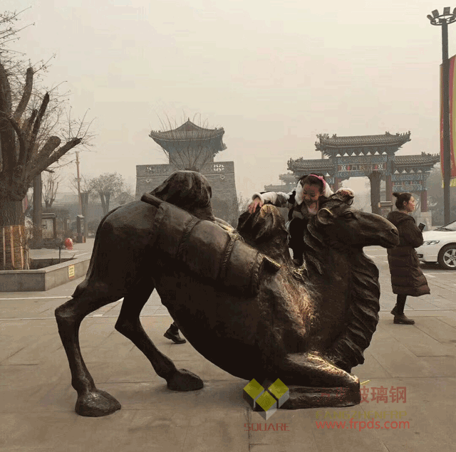 玻璃钢雕塑厂告诉你 玻璃钢雕塑与传统雕塑的不同之处