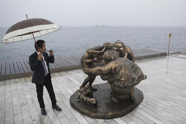 中国雕塑家许鸿飞作品在希腊塞萨洛尼基市展出