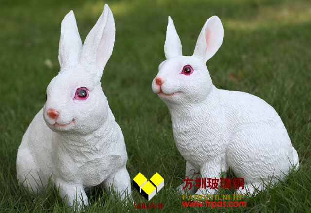 玻璃钢小白兔雕塑