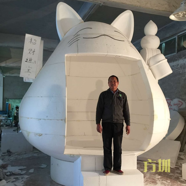 玻璃钢雕塑是怎么上色的