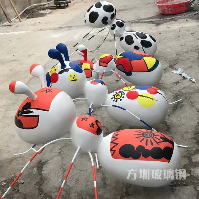 在生产采购玻璃钢雕塑的注意事项