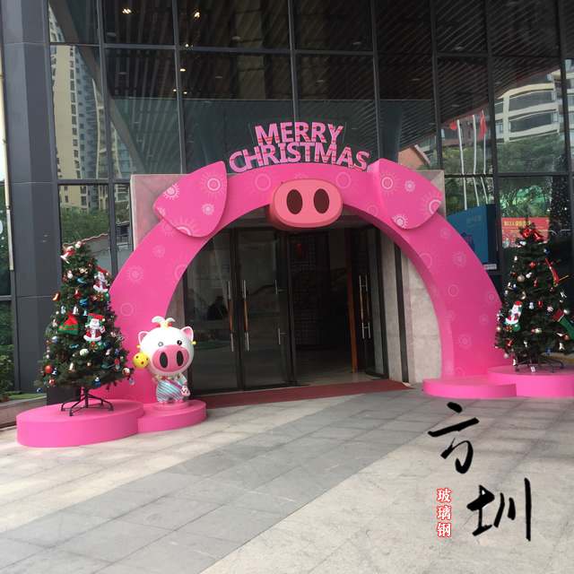 商场美陈玻璃钢雕塑有哪些好处？