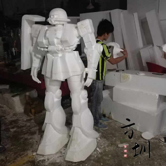 选择玻璃钢雕塑工艺品需要注意什么?