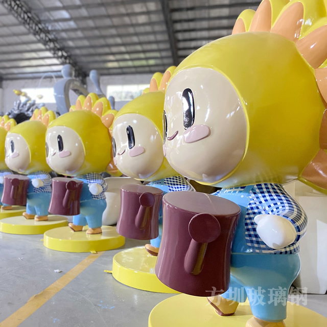 玻璃钢雕塑和树脂工艺品主要有三点不同