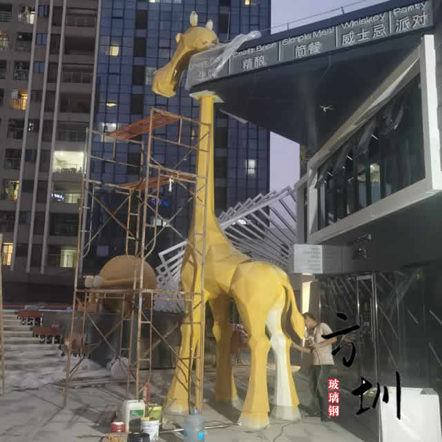 中国公共艺术雕塑展在武汉举行