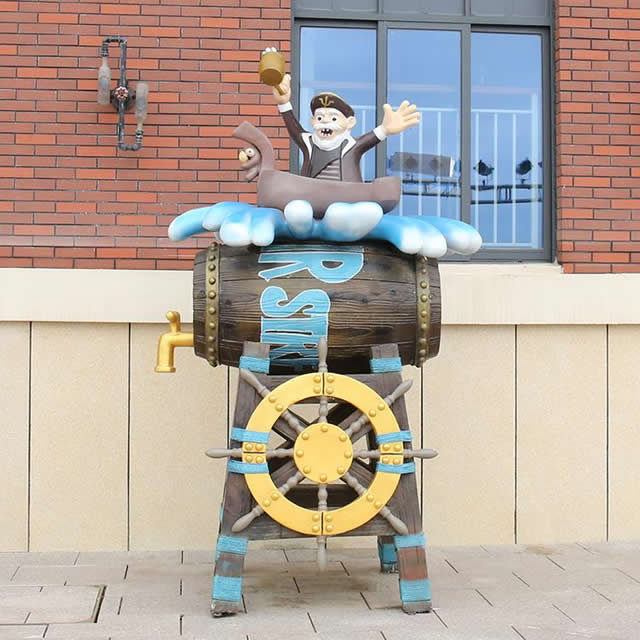 卡通玻璃钢酒桶海盗雕塑