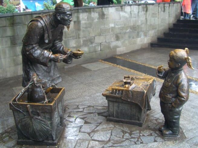 广场商业街仿铜民俗玻璃钢雕塑