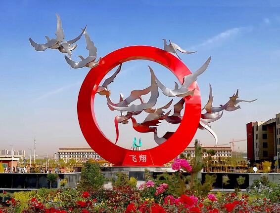 校园雕塑围绕主题如何体现呢?