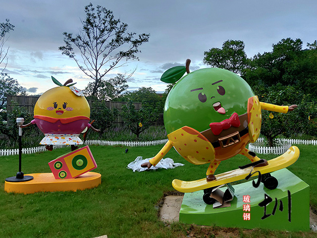 玻璃钢卡通景观水果雕塑