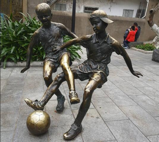 校园主题文化运动雕塑，校园里行走的艺术