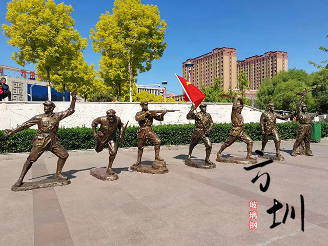 仿铜玻璃钢红色革命战士雕塑