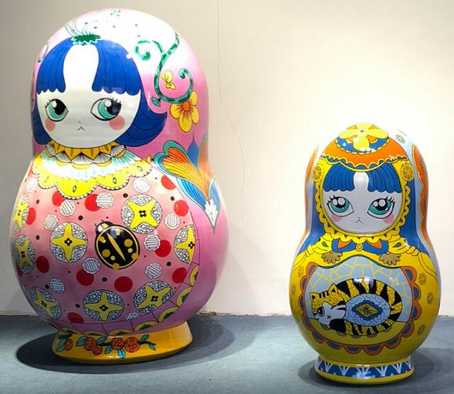 俄罗斯卡通玻璃钢彩绘不倒翁雕塑