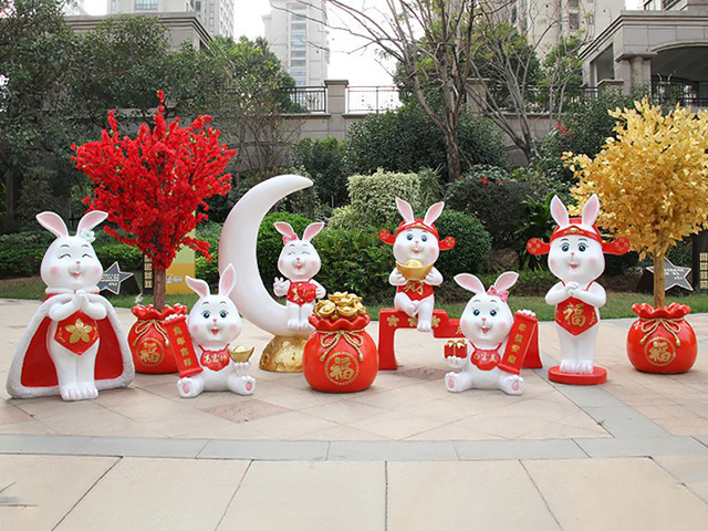 2023年兔年玻璃钢卡通恭贺新春雕塑