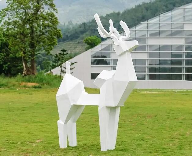 玻璃钢雕塑的特点和种类