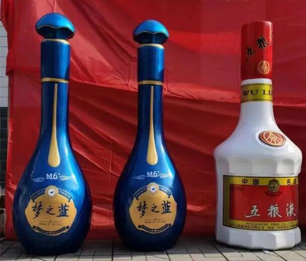 仿真彩绘玻璃钢酒瓶雕塑定制厂家
