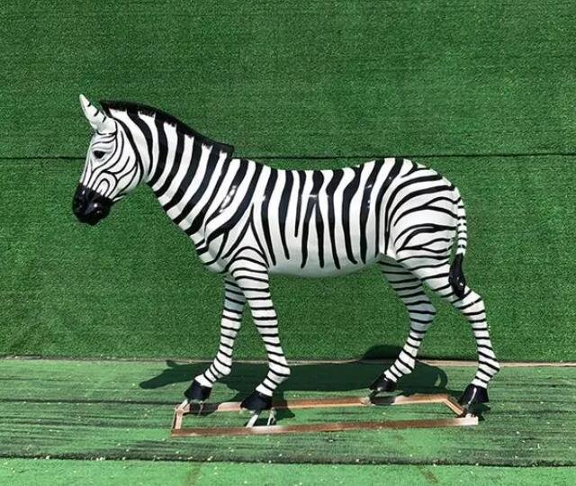 玻璃钢斑马雕塑的使用场所