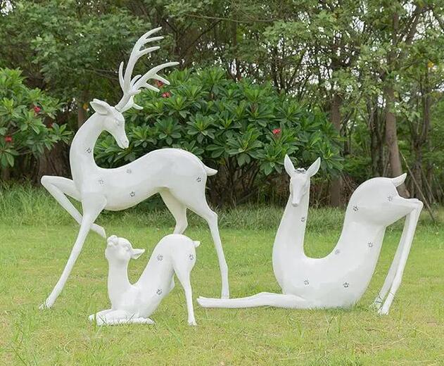 抽象玻璃钢白梅花鹿雕塑